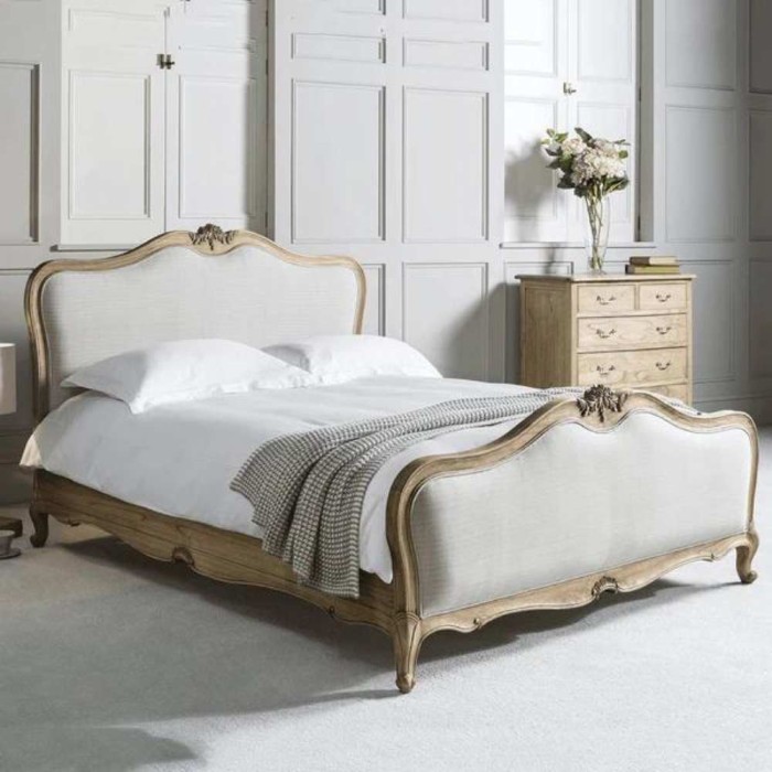 5' Bordeaux Linen Upholstered Bed Weathered