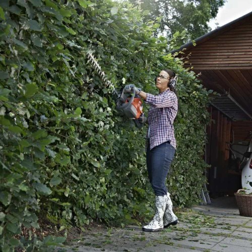 122HD60 Petrol Hedge Trimmer