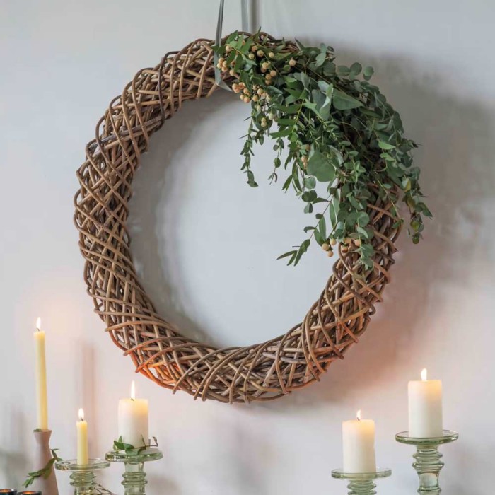 Bembridge Door Wreath 70cm Natural