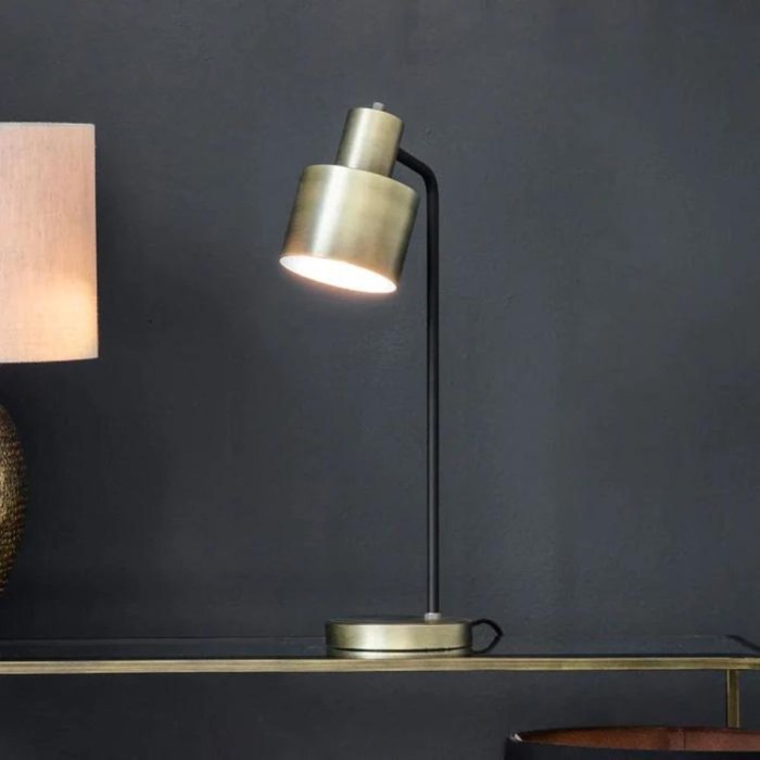 Selva Table Lamp