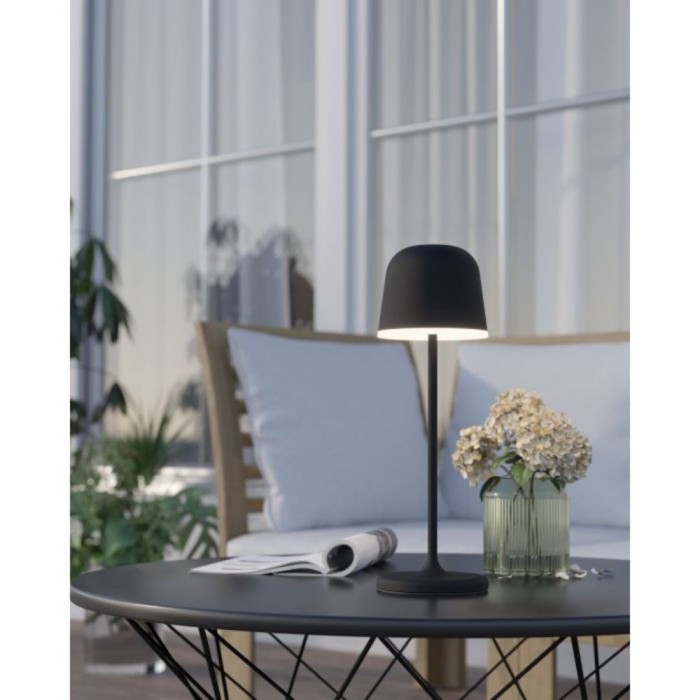 Mannera LED Table Light Black