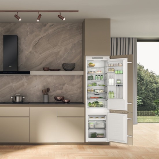 Whirlpool Built-In Total no Frost Fridge Freezer White | 70:30 | WHC20 T322 UK