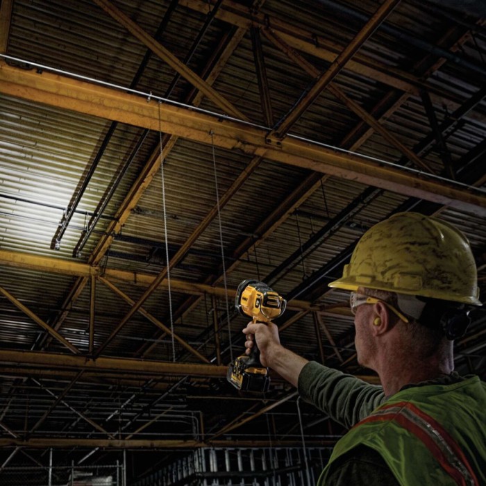 DEWALT 18V XR LED Spotlight | Body Only | DCL043-XJ