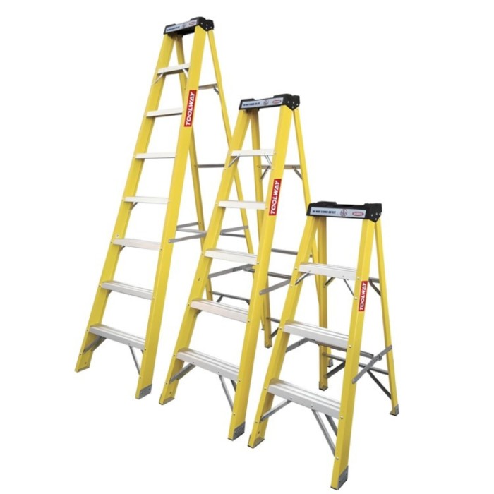 Toolway Fibreglass 8 Tread Step Ladder | TW70102.FT-8S