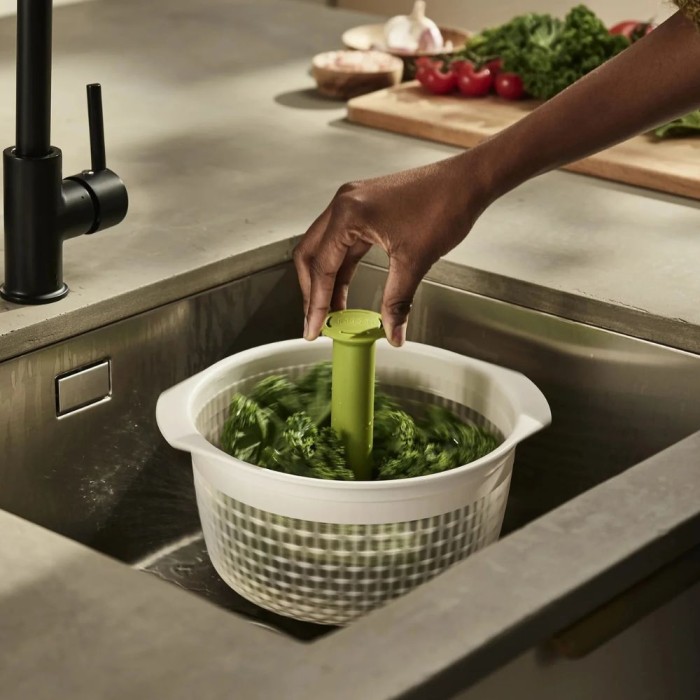 Spindola™ Green In-sink Salad-spinning Colander