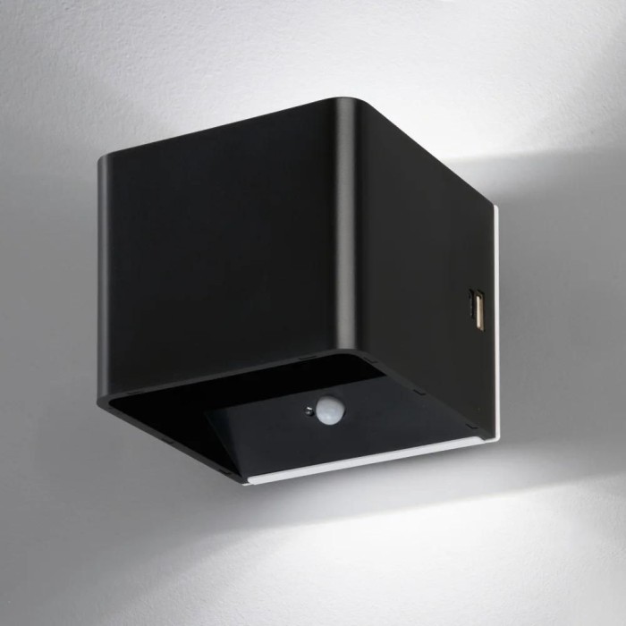 Easy Magnetics 1 Light Outdoor Wall Light LED w/ Motion Sensor | Black